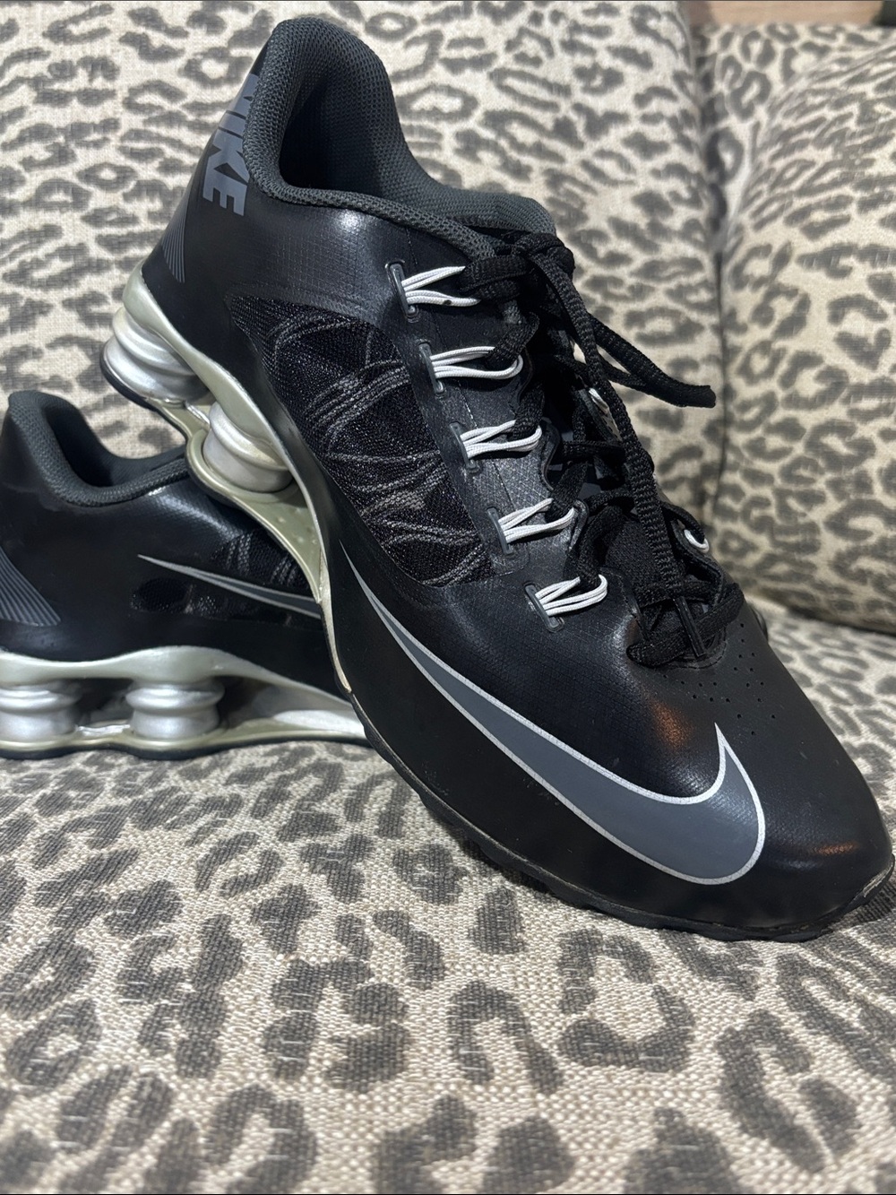 Nike shox superfly R4 black leather  athletic shoe lace up sneakers women’s 9.5